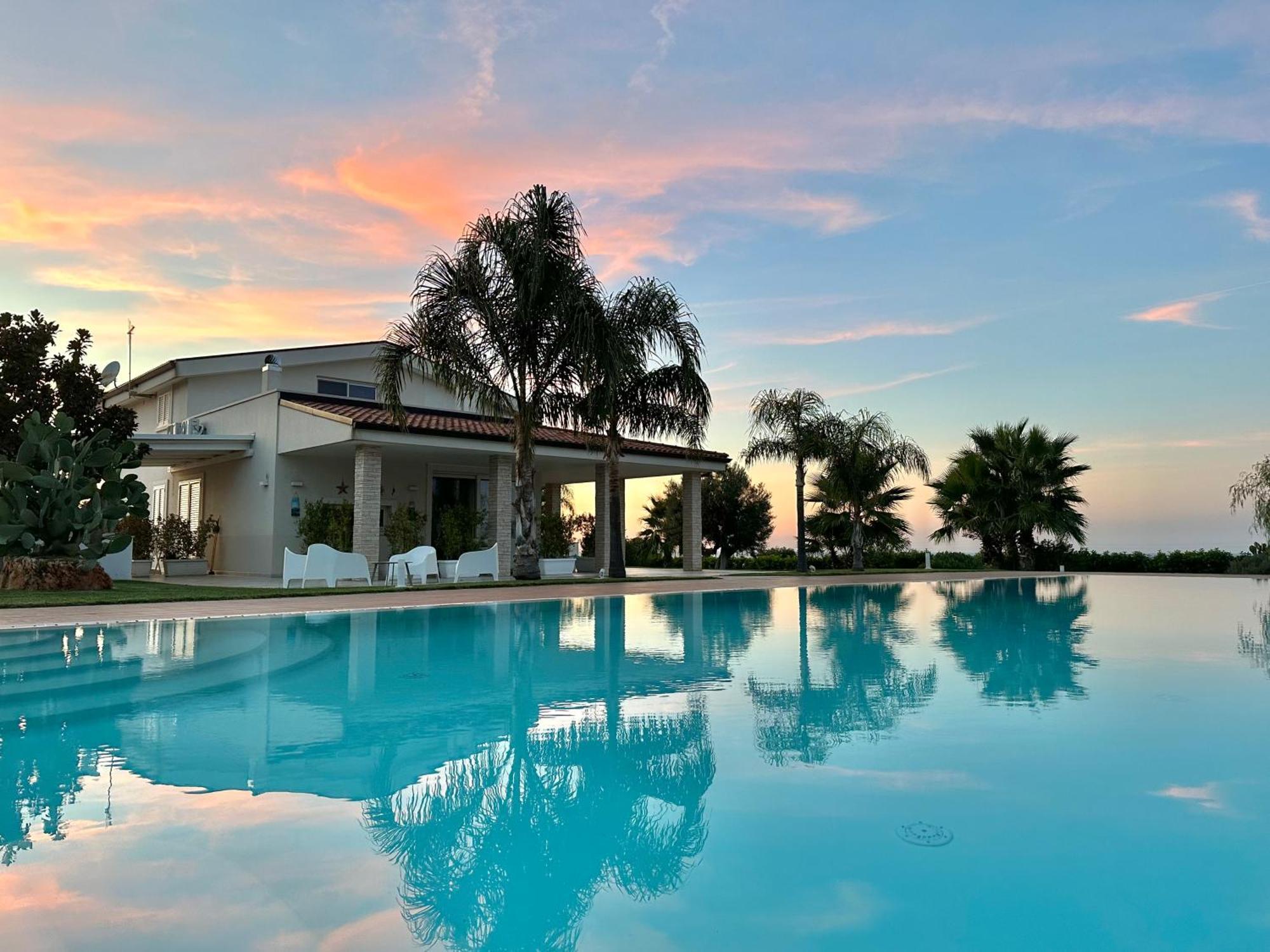 Villa Maria - Apartments In Villa With Pool Polignano a Mare Luaran gambar